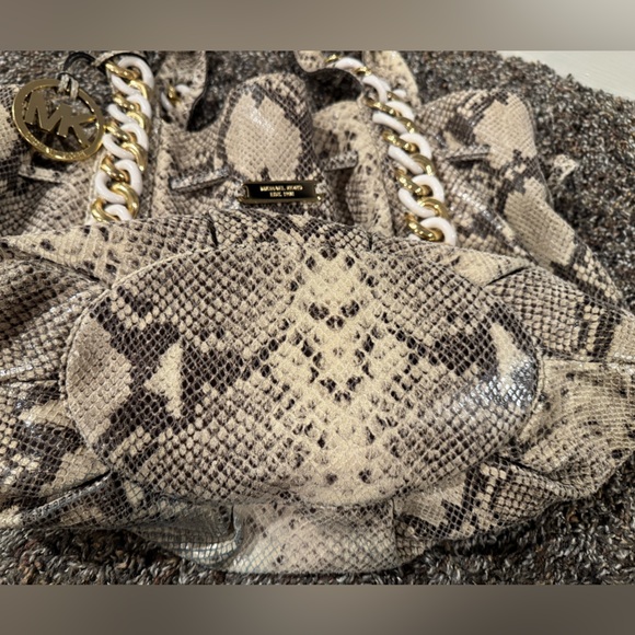 Michael Kors’s tote - Picture 7 of 12